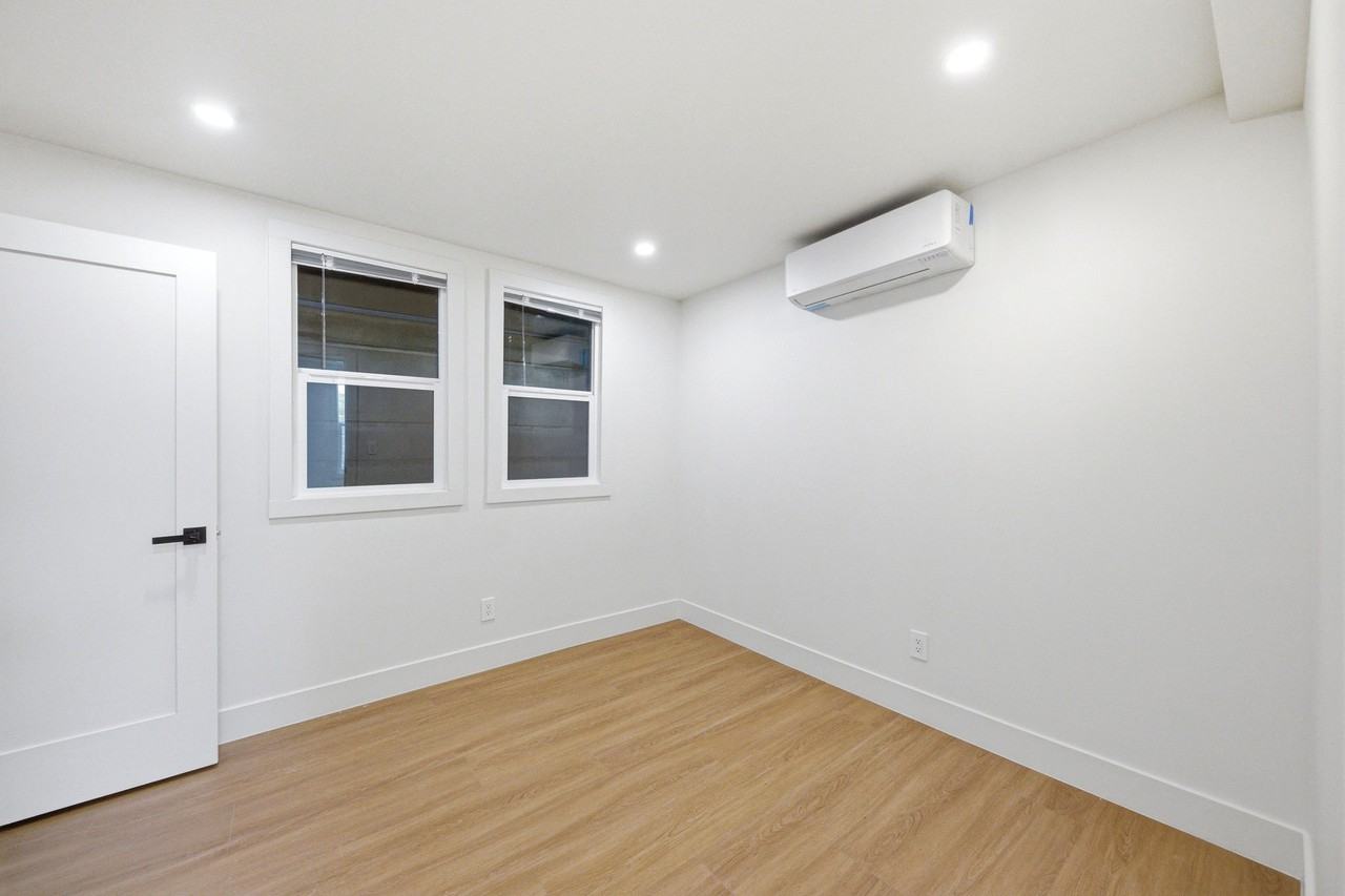 994 Noe St #2 - Photo 6 of 30