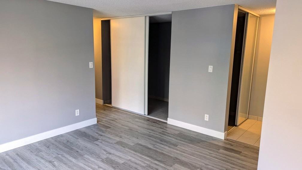 Panorama Court - Photo 5 of 16