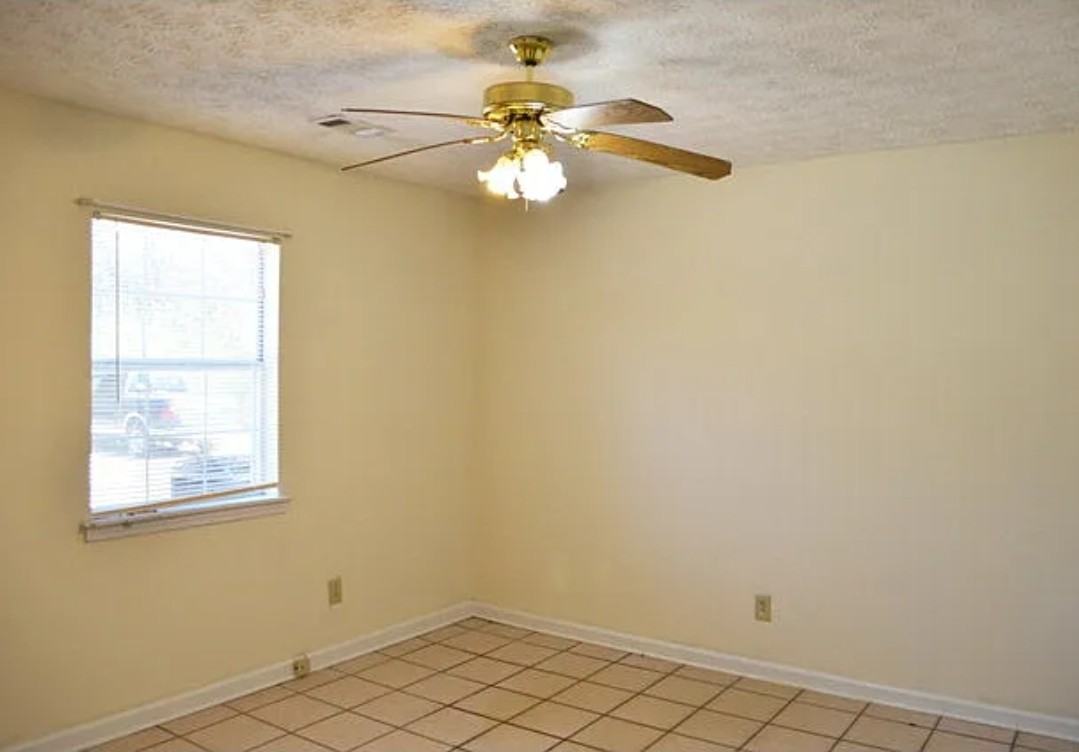 1829 Cedar Shoals Dr #B - Photo 5 of 12