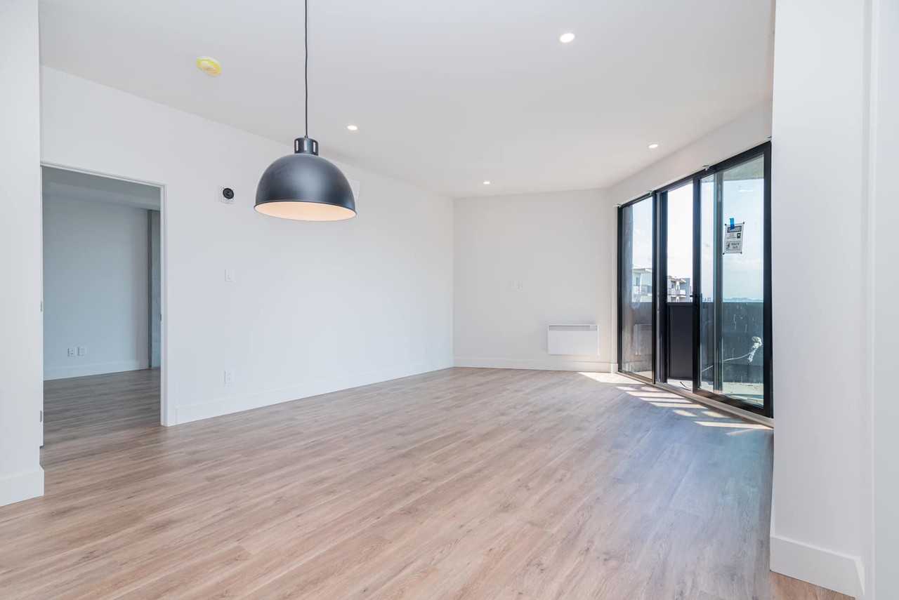 1700 Boulevard Angrignon #305 - Photo 2 of 28