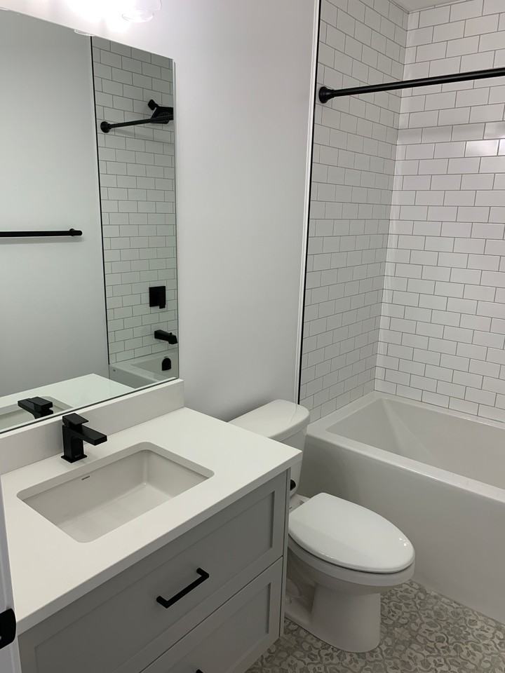 1 Bedroom | 1 Bathroom | Lower Unit  403 Hilliard Street West - Photo 2 of 9