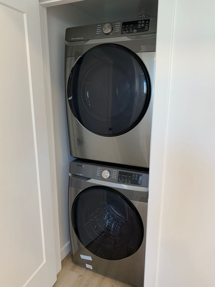 1 Bedroom | 1 Bathroom | Lower Unit  403 Hilliard Street West - Photo 3 of 9