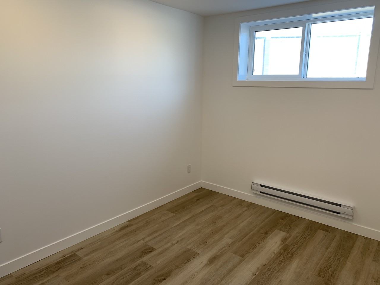 1 Bedroom | 1 Bathroom | Lower Unit  403 Hilliard Street West - Photo 6 of 9