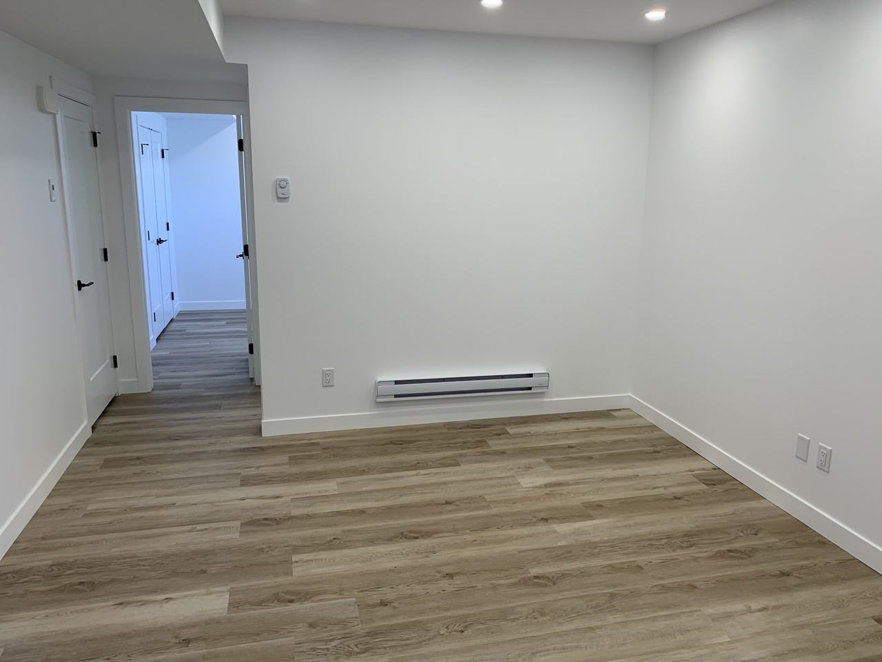 1 Bedroom | 1 Bathroom | Lower Unit  403 Hilliard Street West - Photo 7 of 9