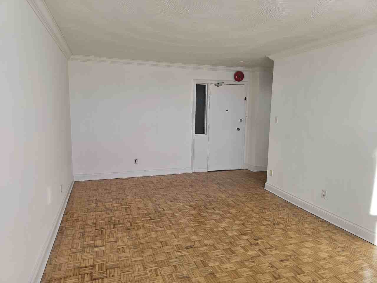 340 Lonsdsale Road - Photo 2 of 7