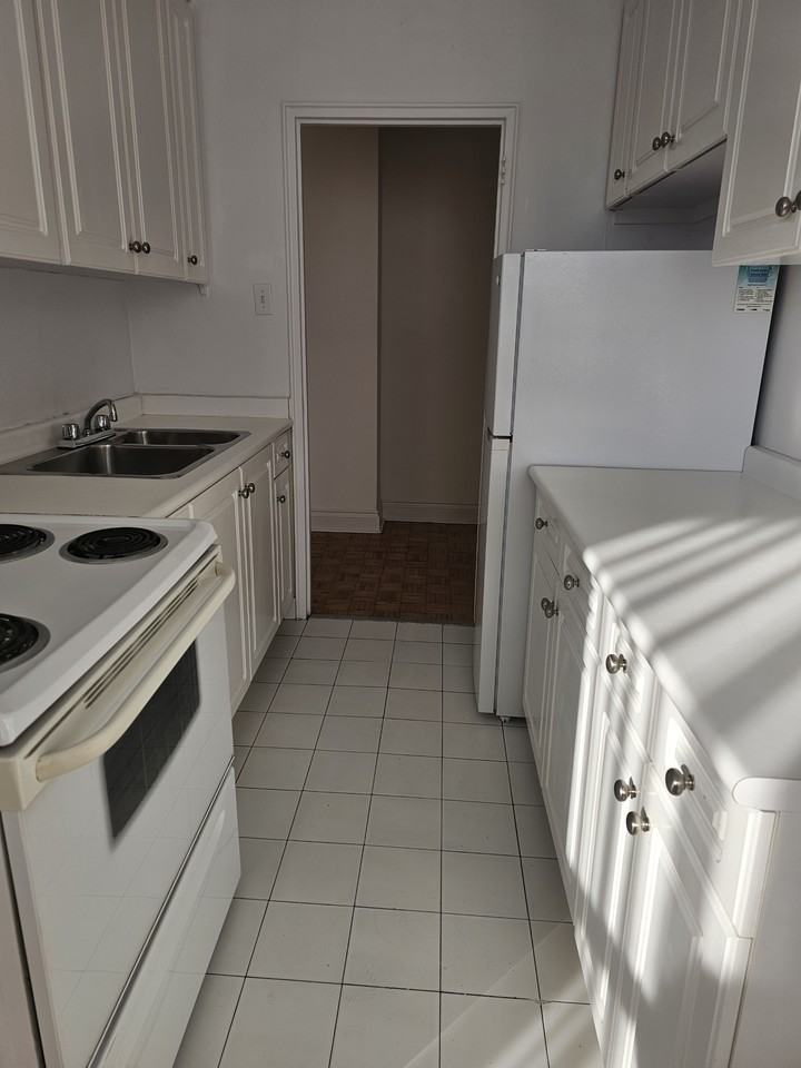 340 Lonsdsale Road - Photo 4 of 7