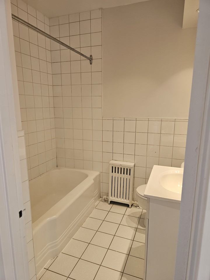 340 Lonsdsale Road - Photo 5 of 7