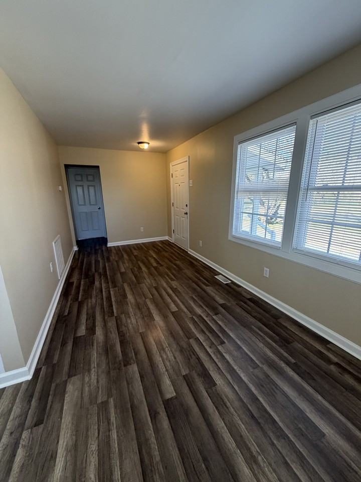 311 Morris St #1 - Photo 6 of 11