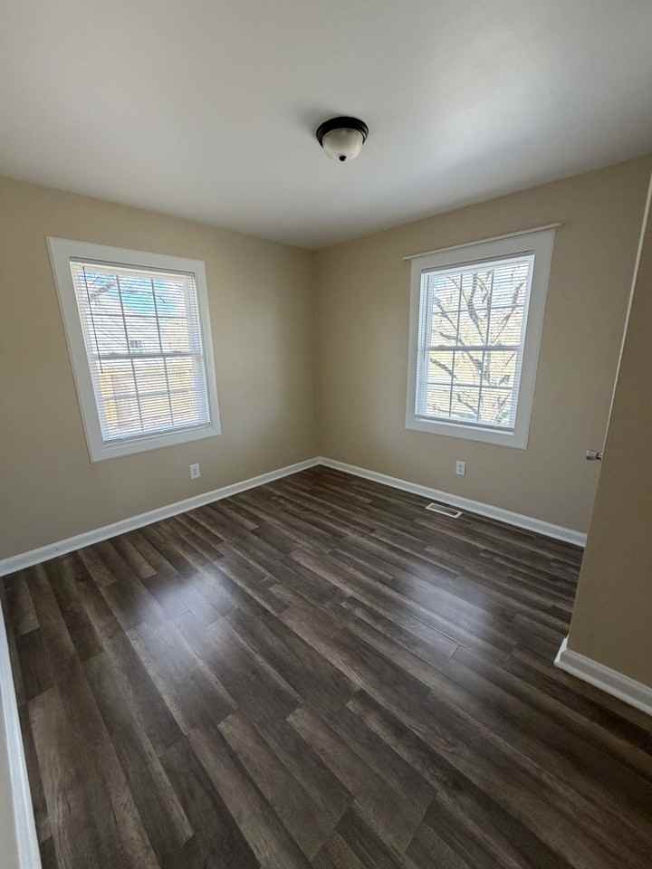 311 Morris St #1 - Photo 7 of 11