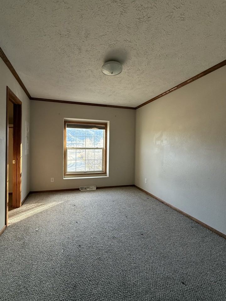 10202 Rodeo Park Dr #1 - Photo 5 of 10