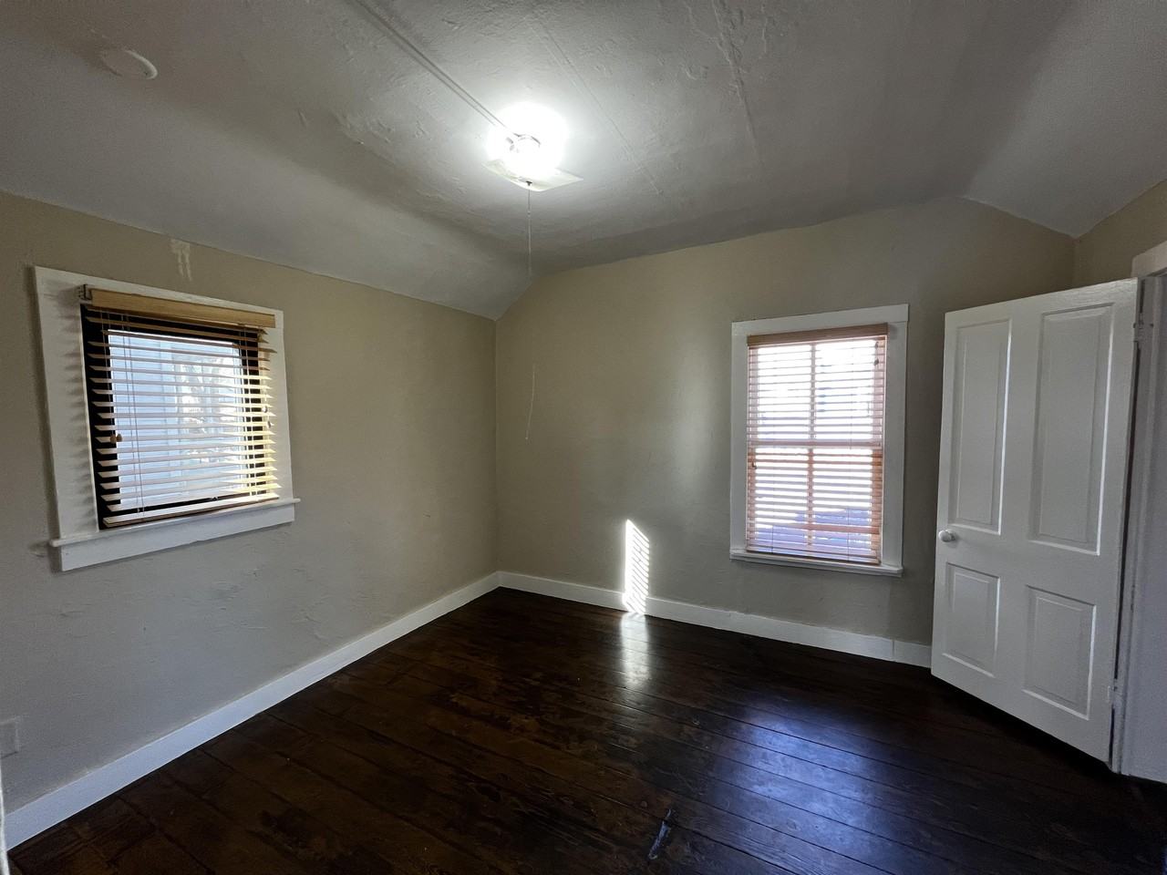 1225 H St #1 - Photo 4 of 8