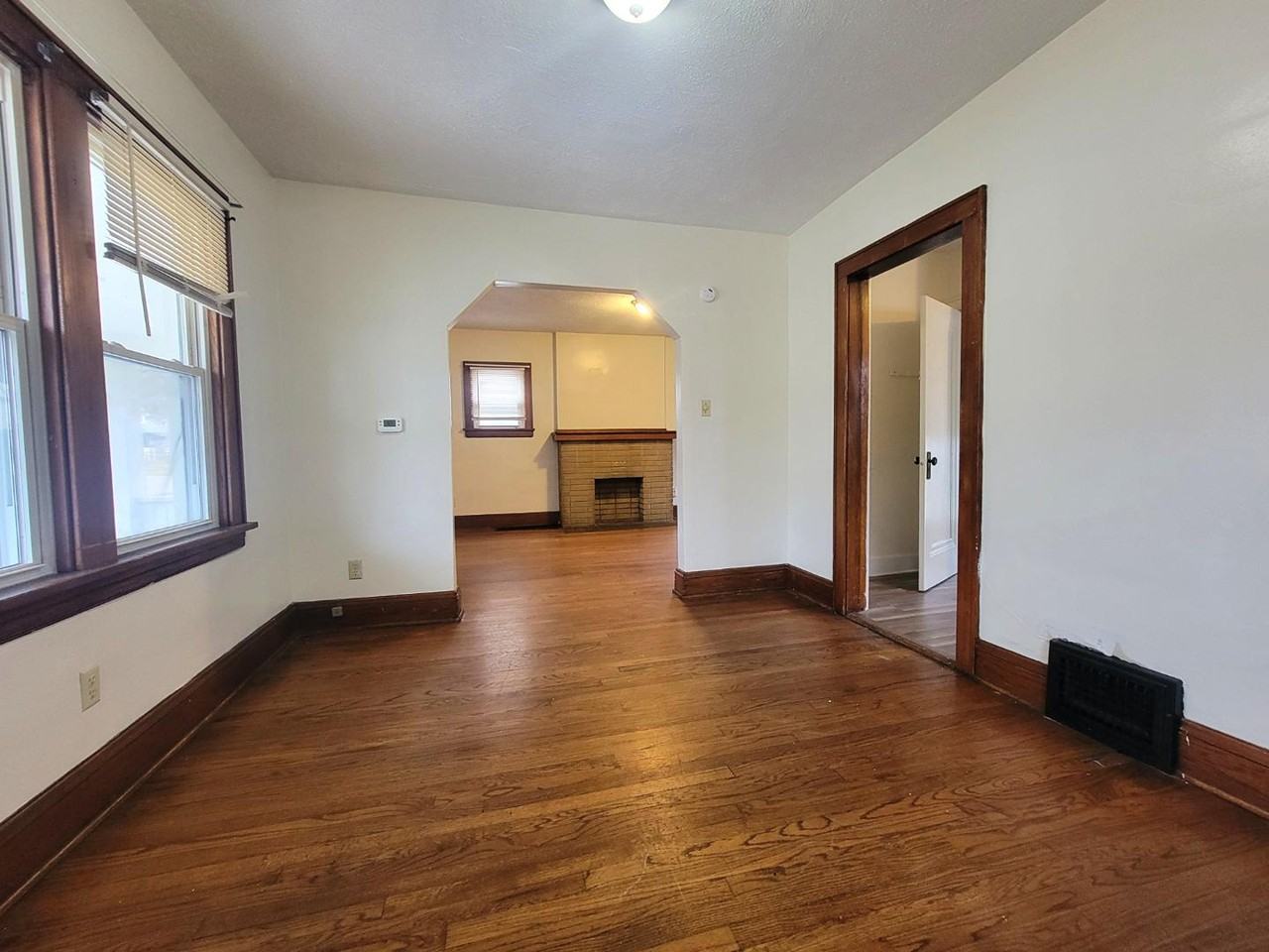 588 Sanford Ave - Photo 7 of 11