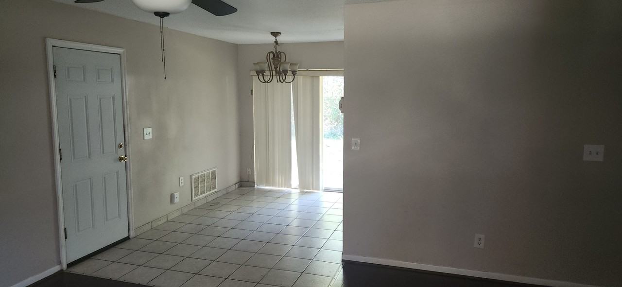 4405 Royal St - Photo 5 of 14