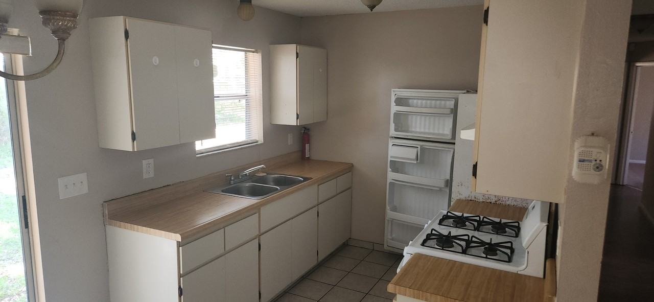 4405 Royal St - Photo 7 of 14