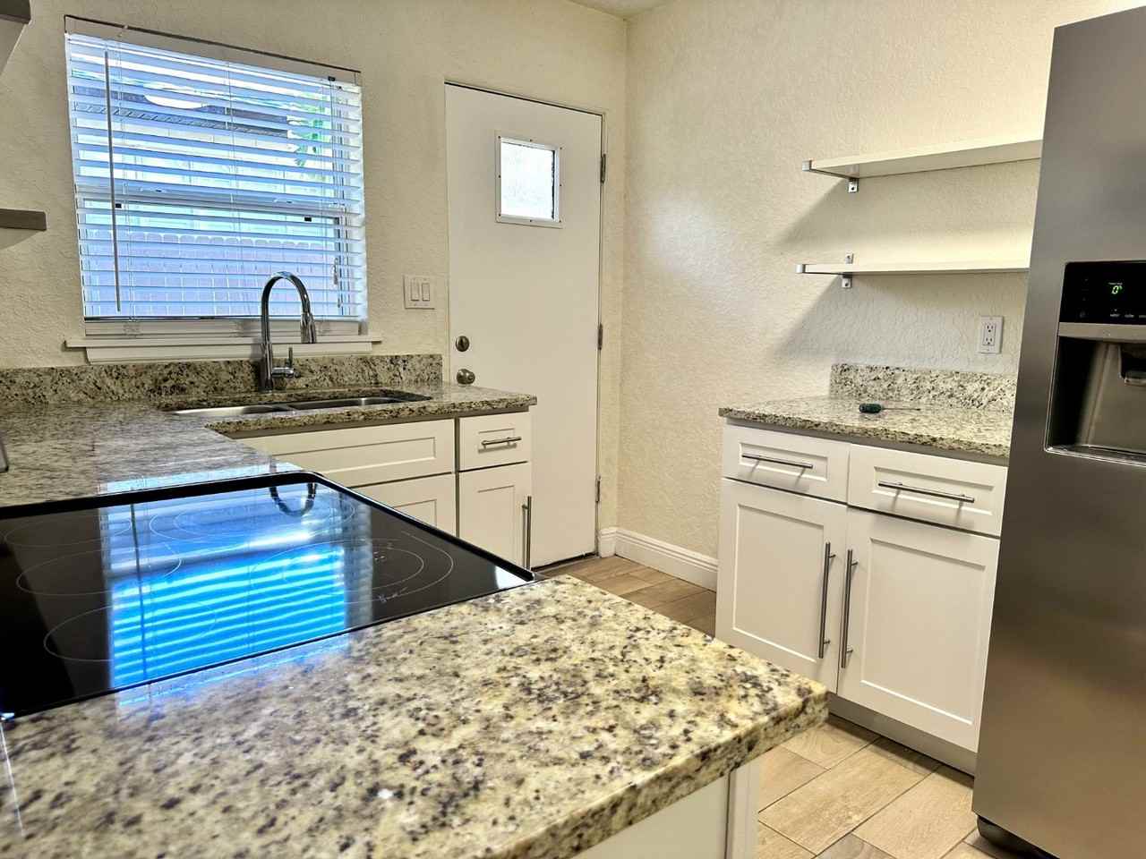 2510 Boyd Ave - Photo 3 of 8