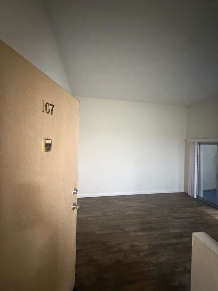 4124 Eagle Rock Blvd - Photo 5 of 15