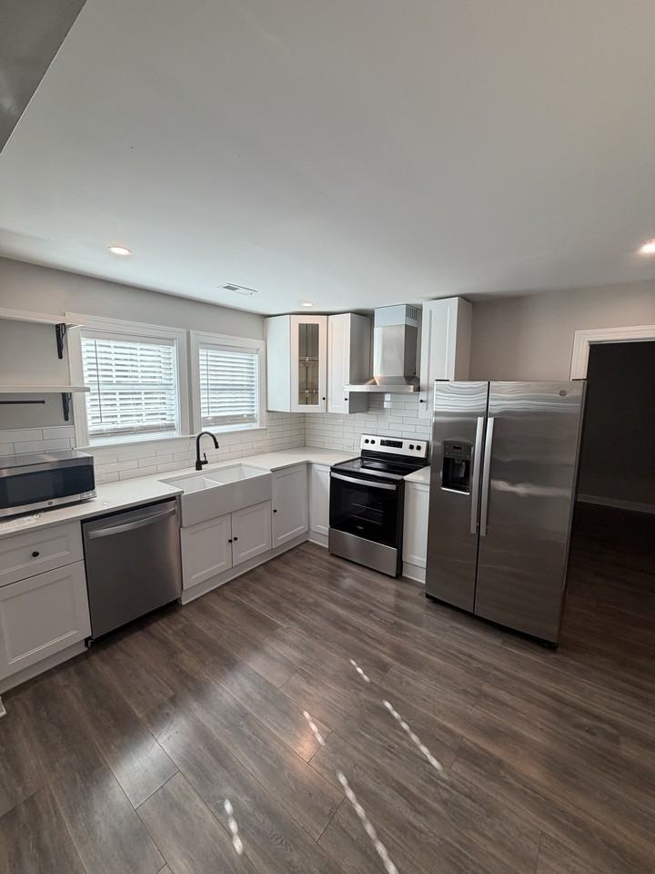 4044 Dinglewood Ave #1 - Photo 4 of 23