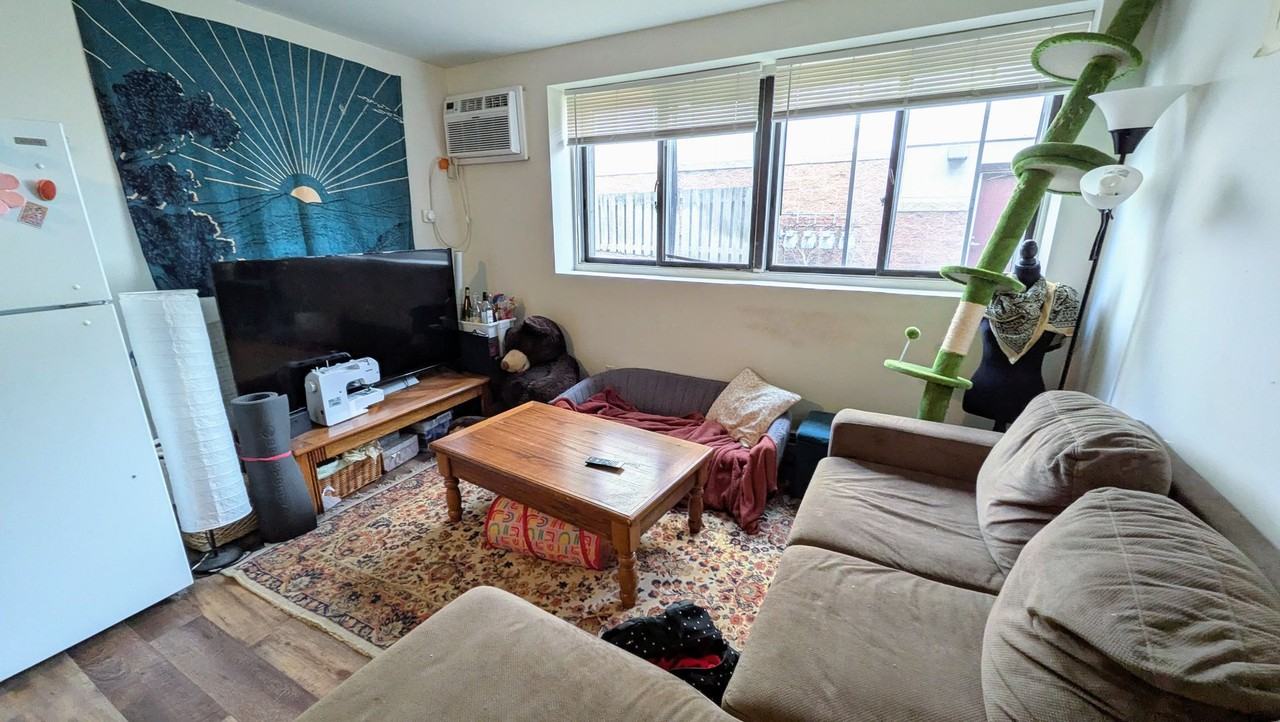 615 Ontario Street SE - Photo 5 of 26