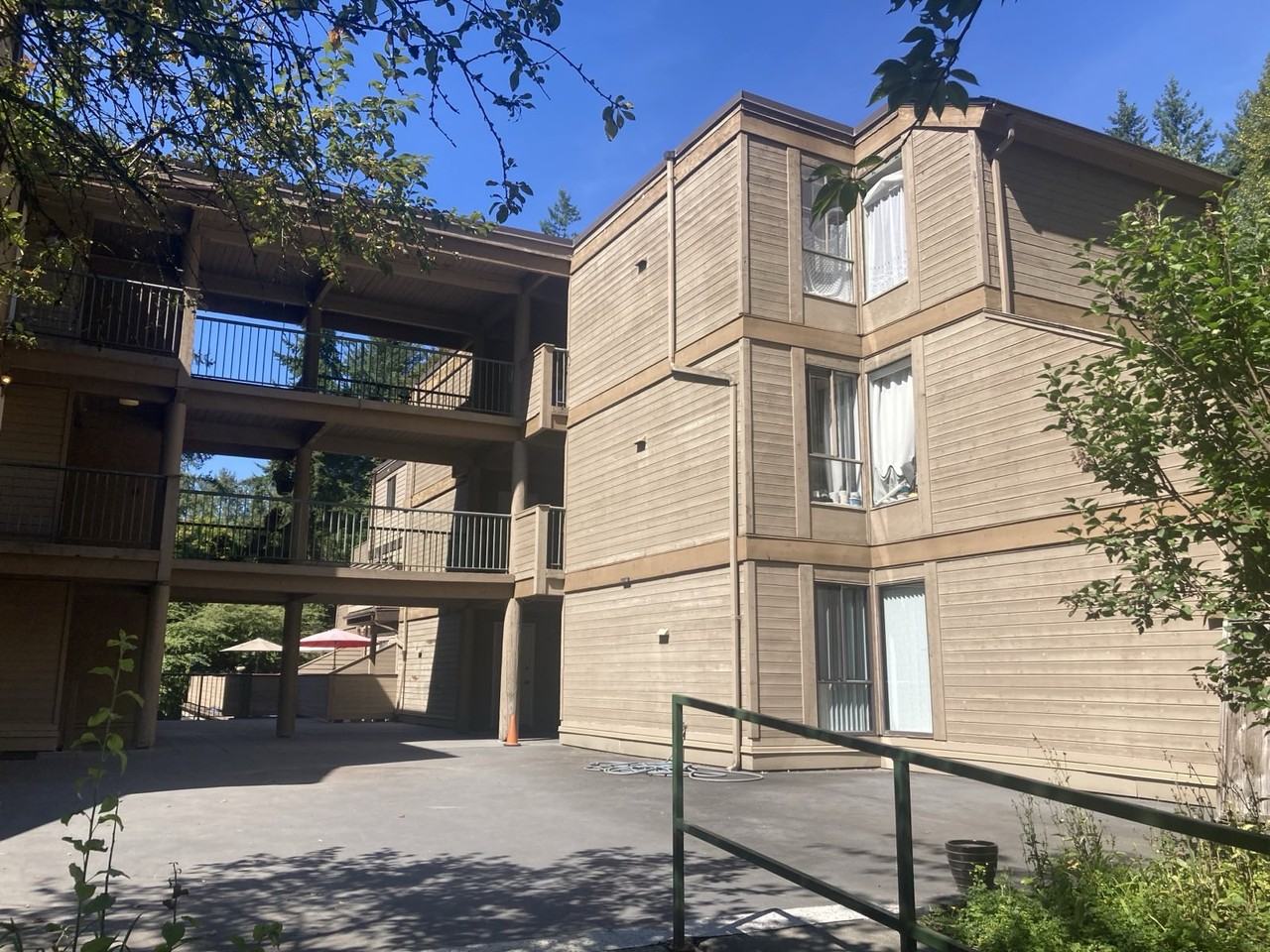 9133 Capella Dr - Photo 2 of 23