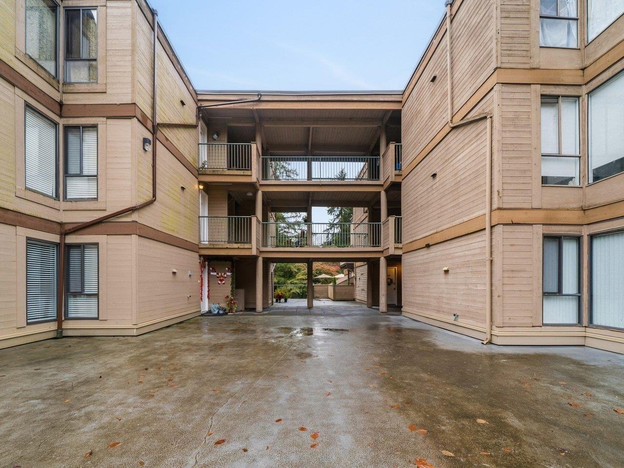 9133 Capella Dr - Photo 4 of 23