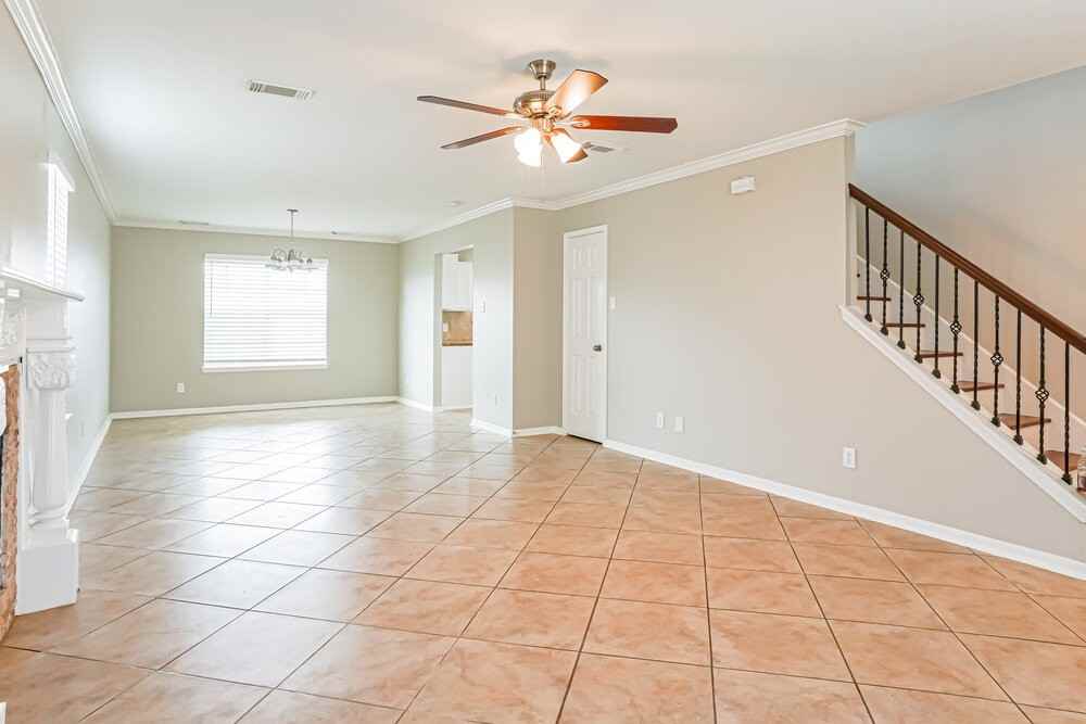 22903 Powell House Ln - Photo 4 of 17