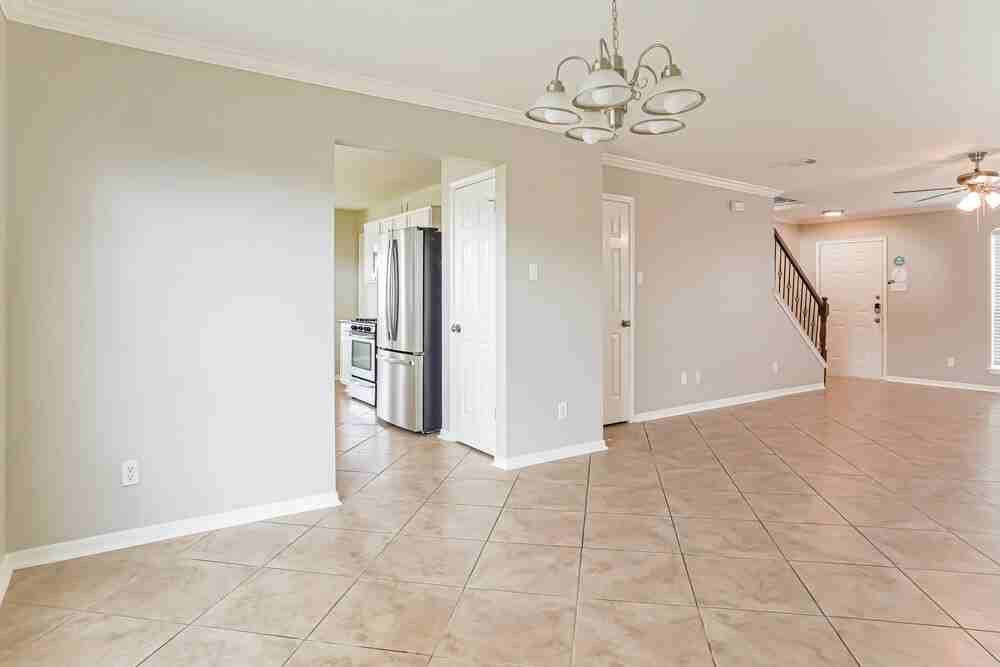 22903 Powell House Ln - Photo 6 of 17