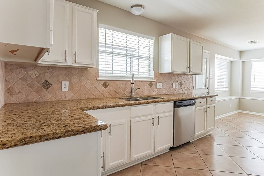 22903 Powell House Ln - Photo 7 of 17