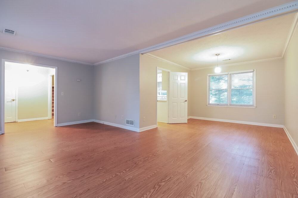 564 Clubhouse Dr Se - Photo 6 of 18