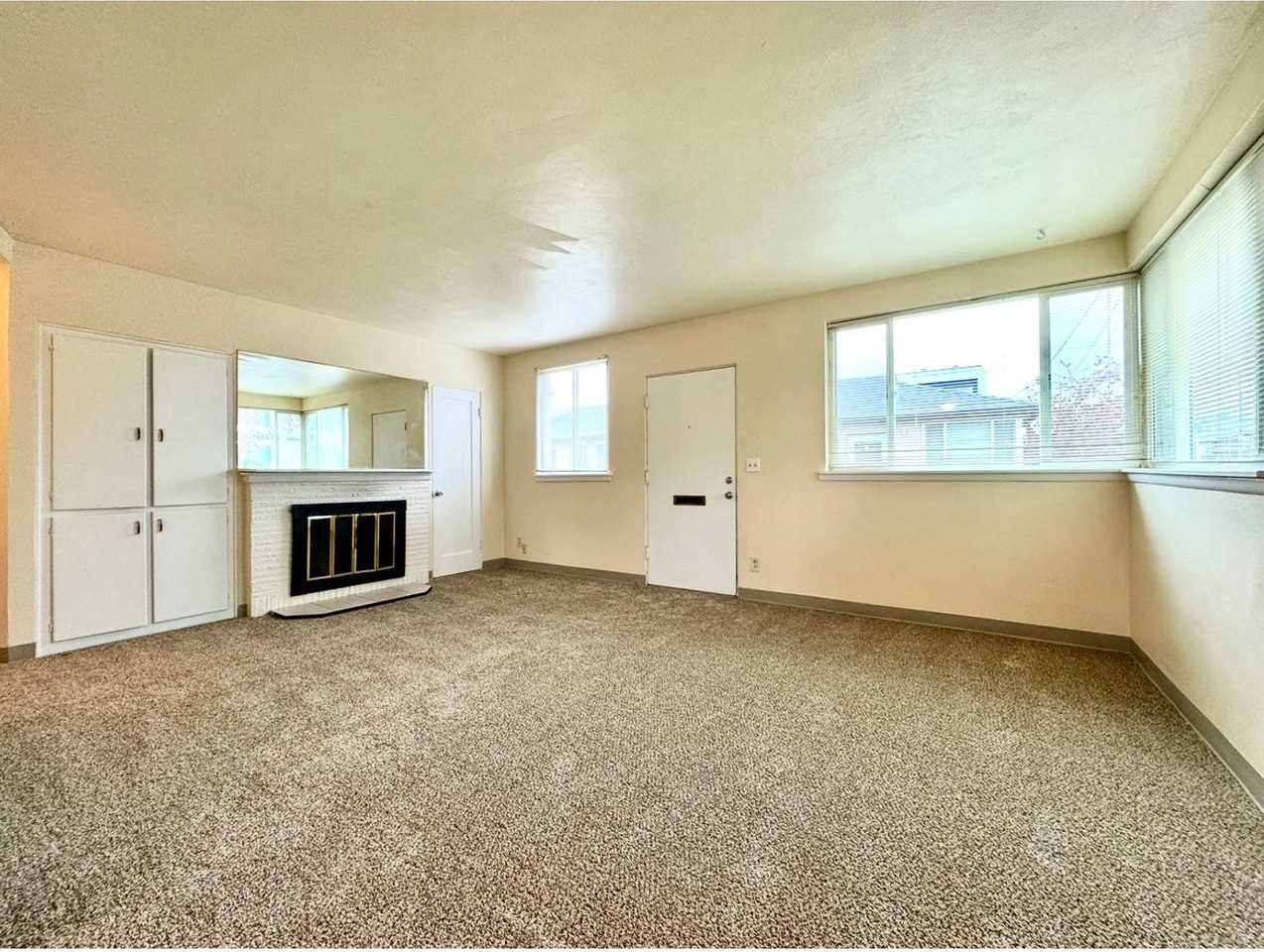 5109 E Burnside St 1-8 - Photo 3 of 27