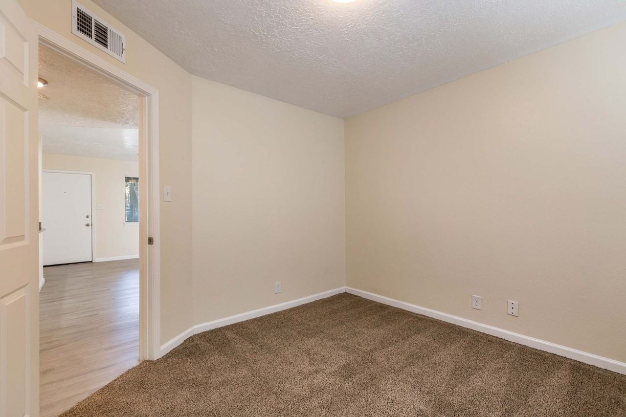CRESTWOOD APARTMENTS - Photo 5 of 13