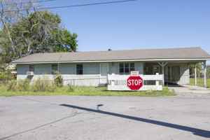 featured image of 407 Nugier St #1