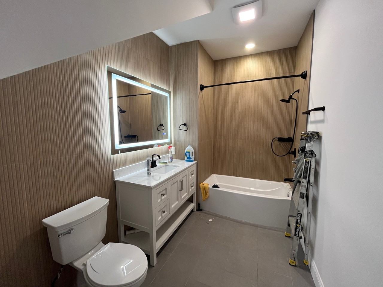 1115 N Euclid Ave #1 - Photo 5 of 18