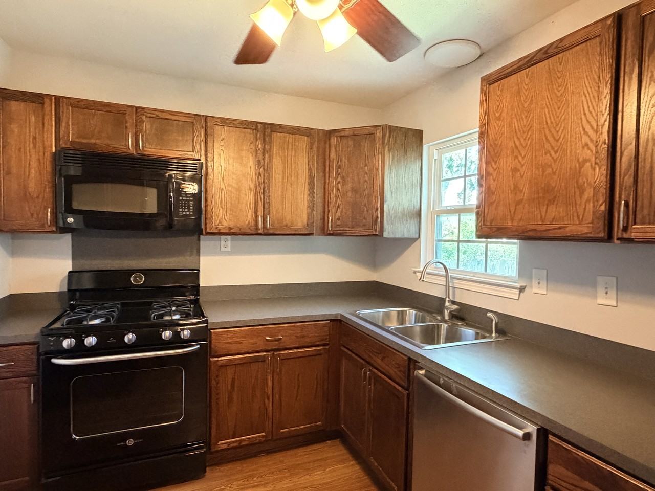 3138 Westgard St #1 - Photo 5 of 18