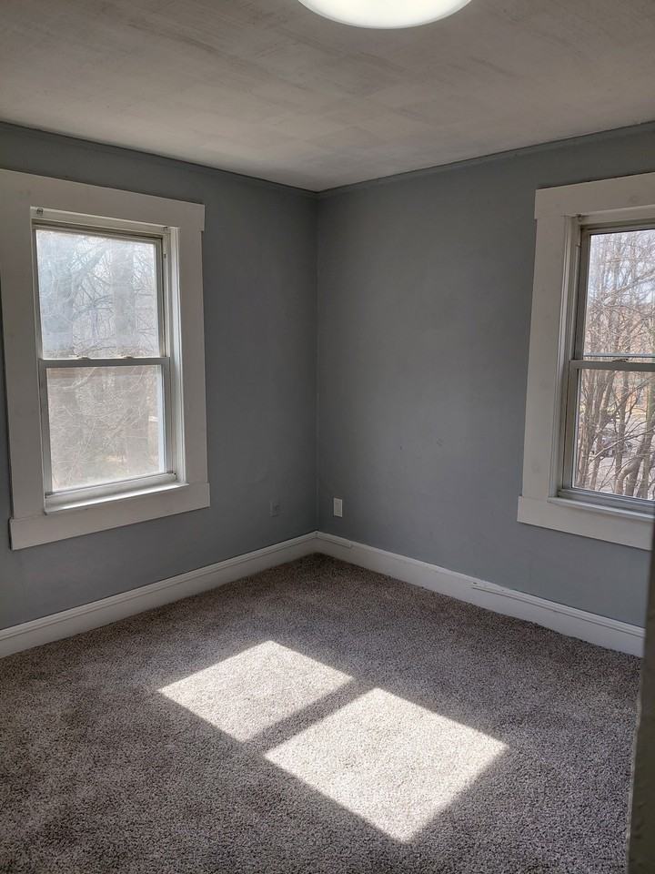 69 Maple St #69 - Photo 5 of 10