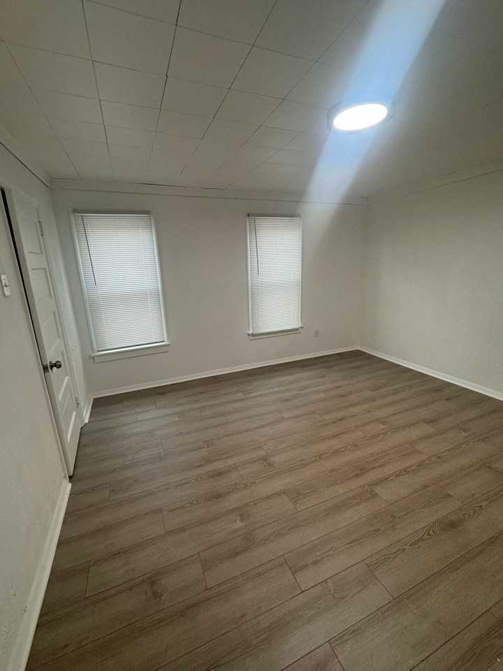 250 Seneca St #1 - Photo 3 of 9