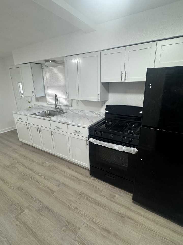 250 Seneca St #1 - Photo 7 of 9