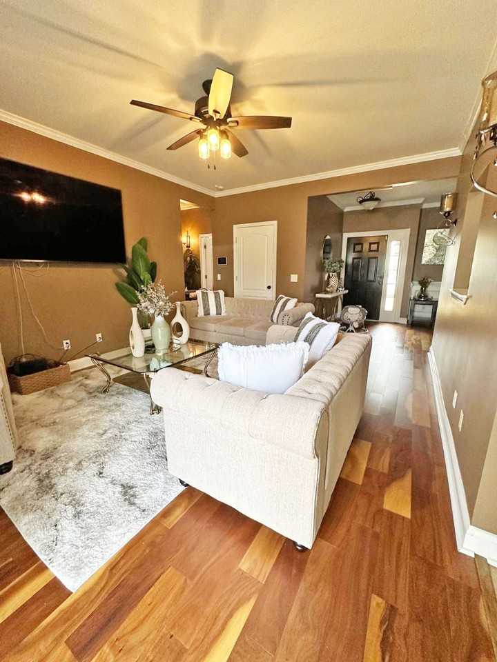 1102 Sara Ln #1 - Photo 5 of 23