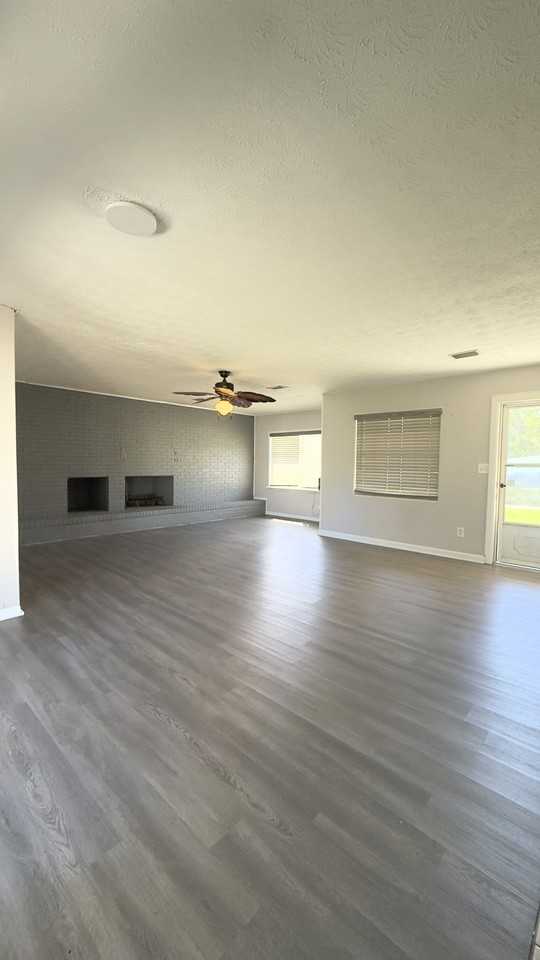 231 Collen Rd N #1 - Photo 7 of 21