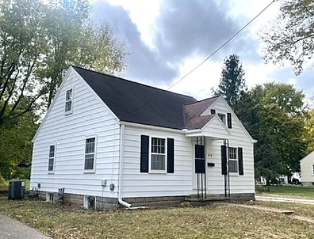 813 E Washington St #1 - Photo 2 of 19