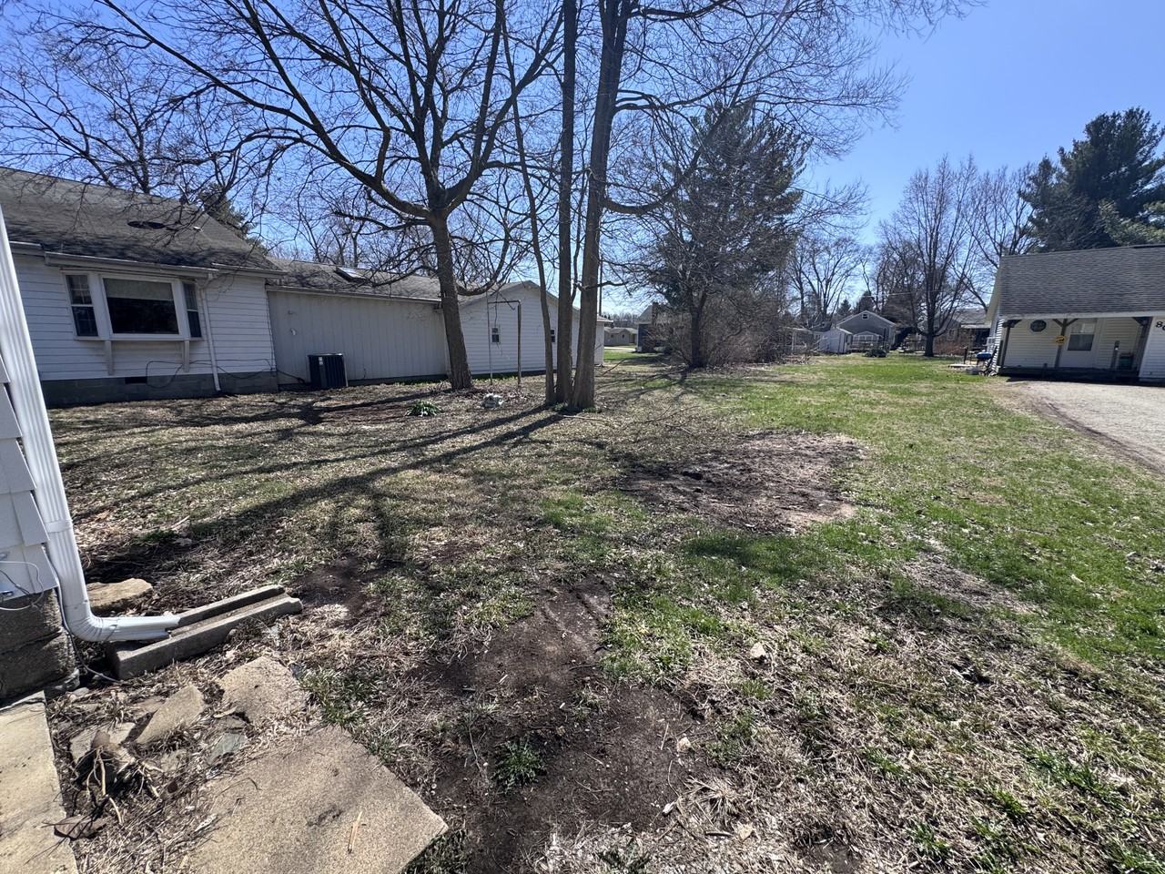 813 E Washington St #1 - Photo 4 of 19