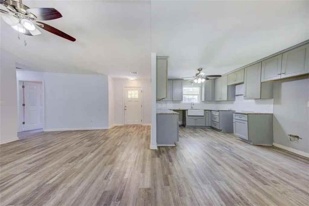 915 Navajo Trl - Photo 6 of 24