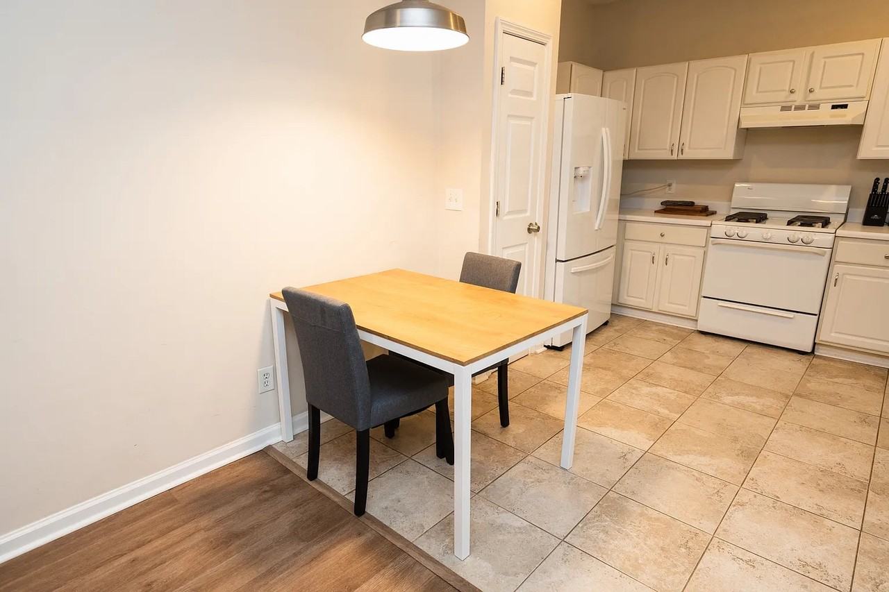 405 Harmony Ct - Photo 4 of 20