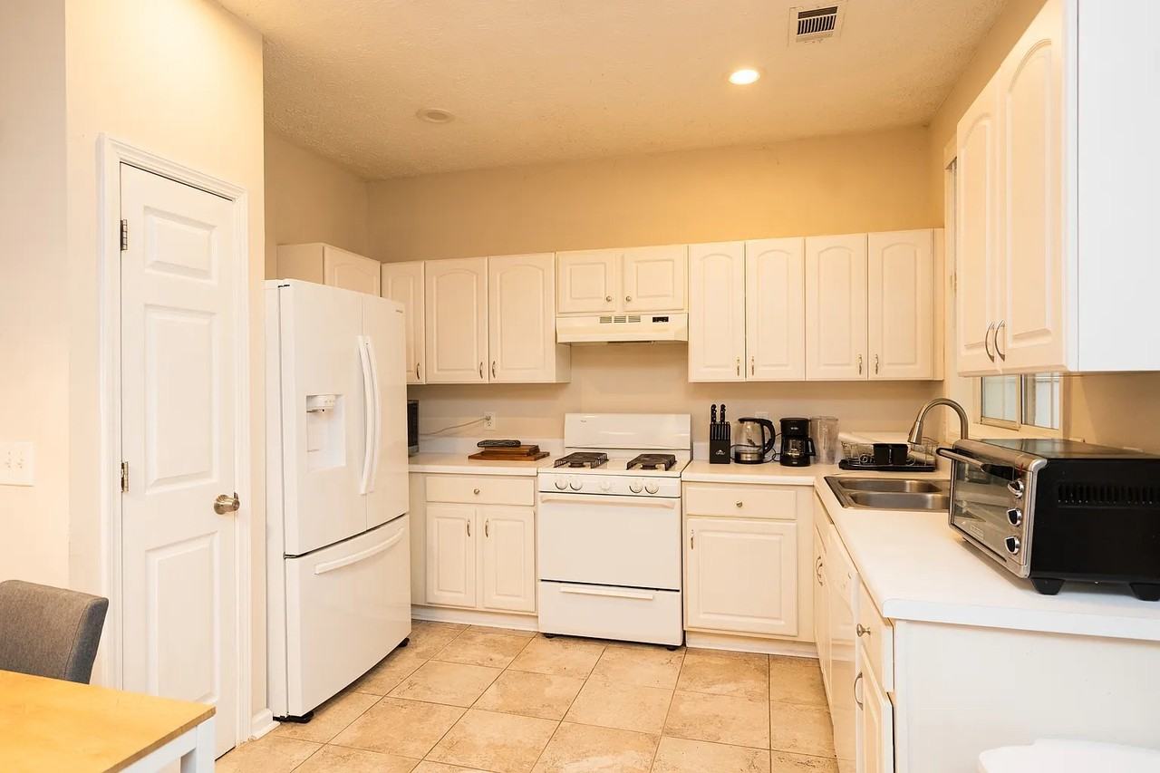 405 Harmony Ct - Photo 7 of 20