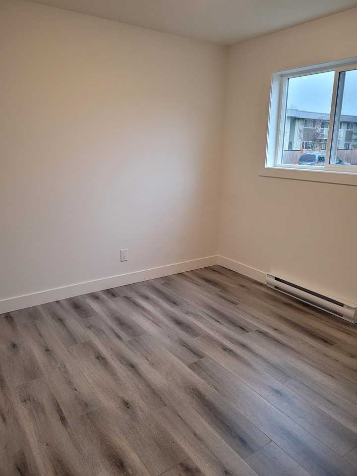 596B Lance Pl Lowr - Photo 4 of 6