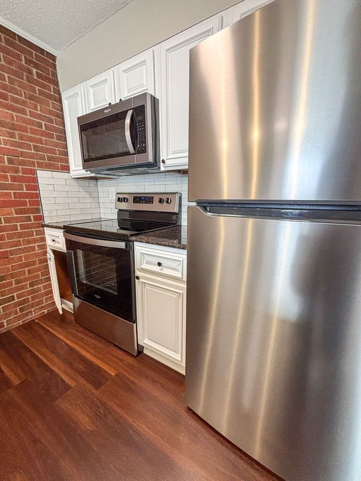 Belleview Apartments - Photo 6 of 34