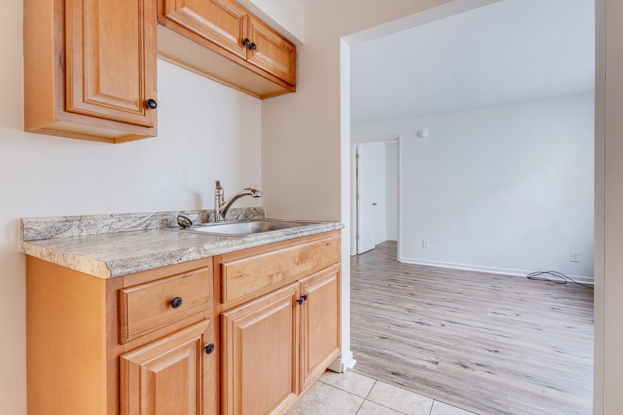 525 Washington Ave #3 - Photo 7 of 18