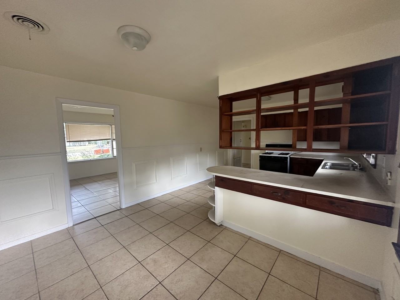 5625 Shivers Dr #1 - Photo 3 of 14