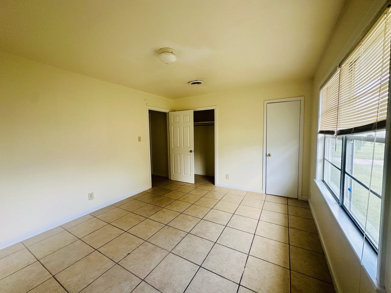 5625 Shivers Dr #1 - Photo 7 of 14