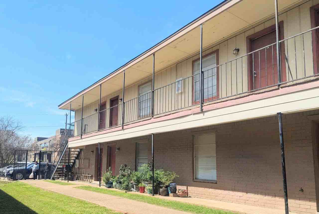 Bennett Park Apartments - Photo 4 of 19