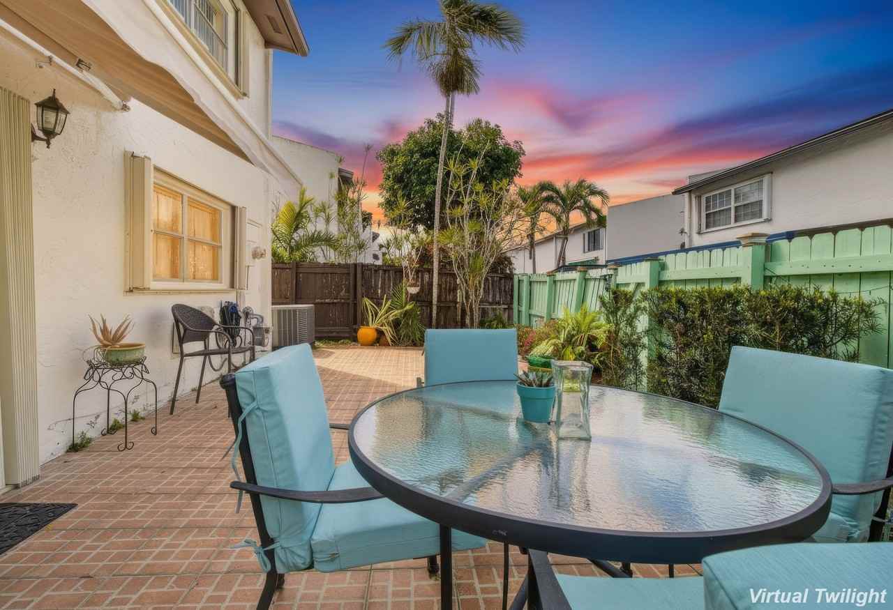 6512 Sw 112th Pl #0 - Photo 2 of 32